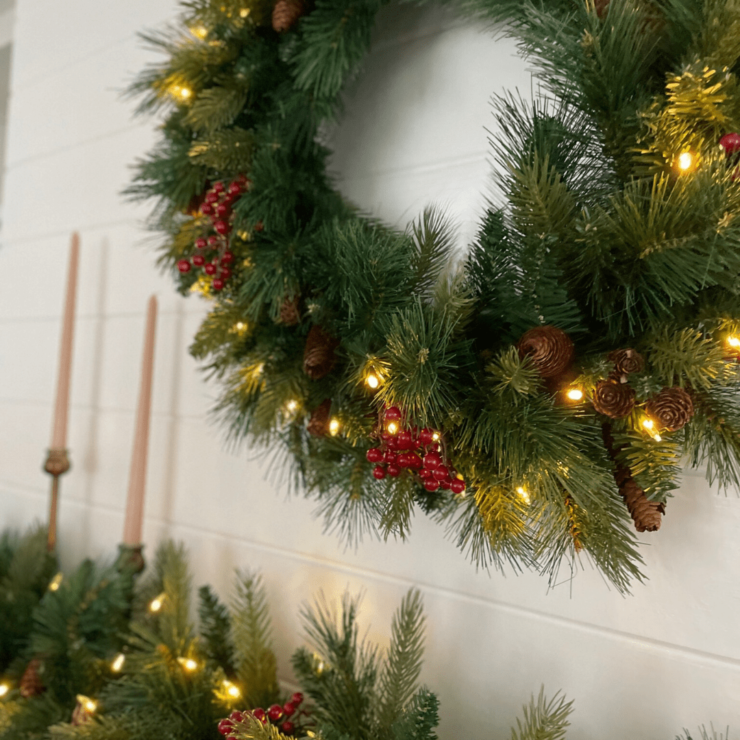 Woodland Wreath - Battery Operated with Dual Color Lights