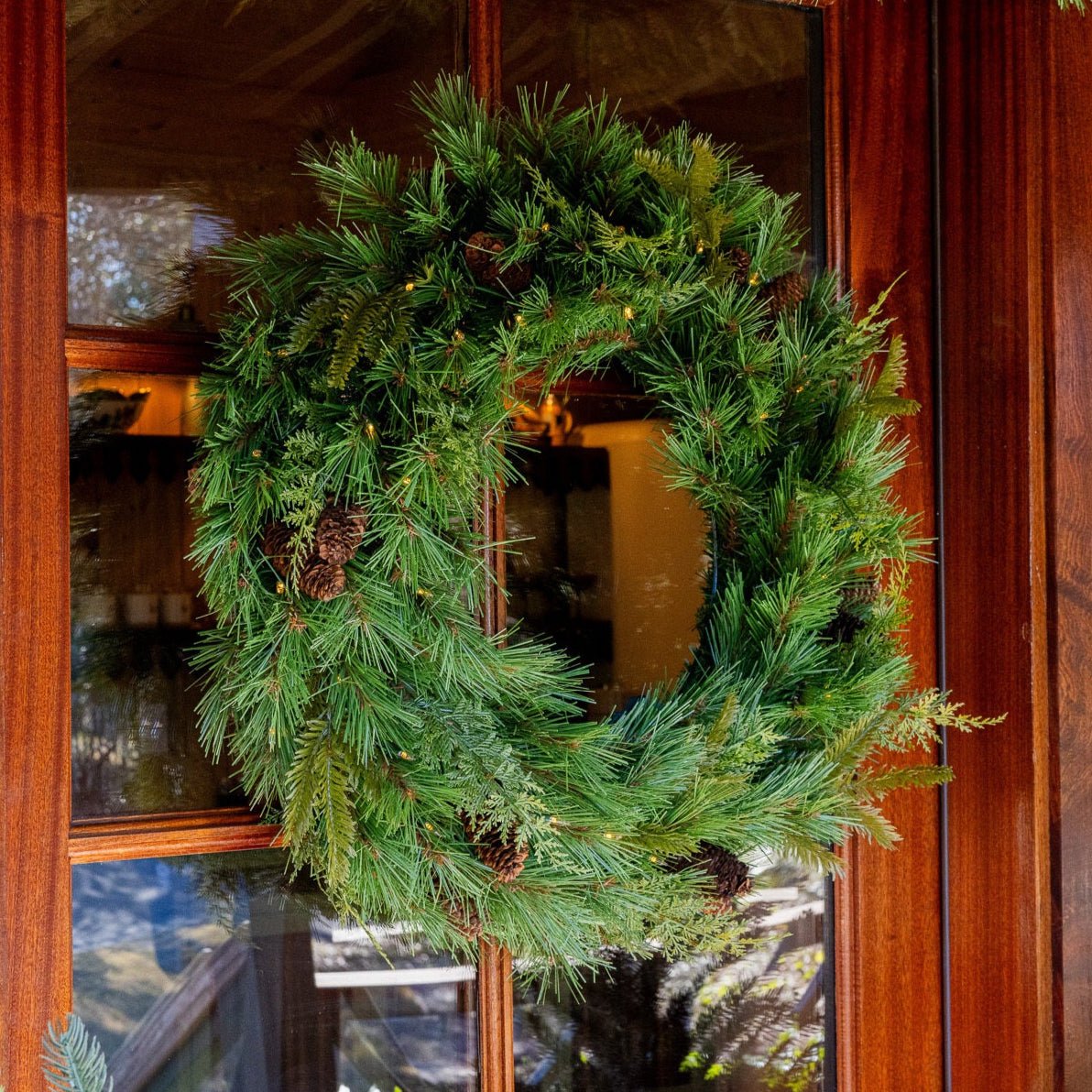 Aspen Wreath - Battery Operated with Dual Color T5 Lights