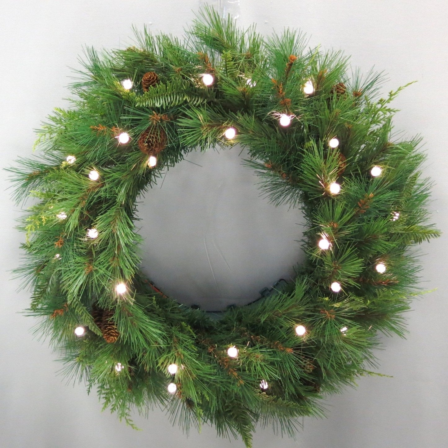 Aspen Wreath - Battery Operated with Dual-Color Berry LEDs - 30"
