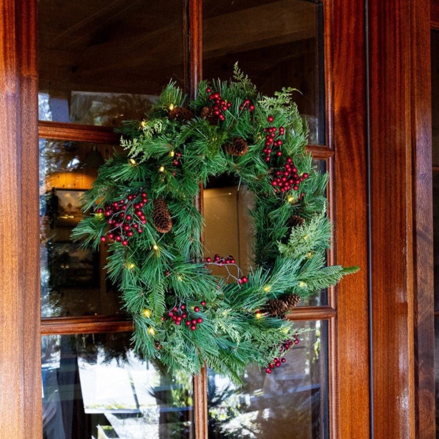 Plymouth Wreath - Battery Operated with Dual Color Lights 24" Diam.